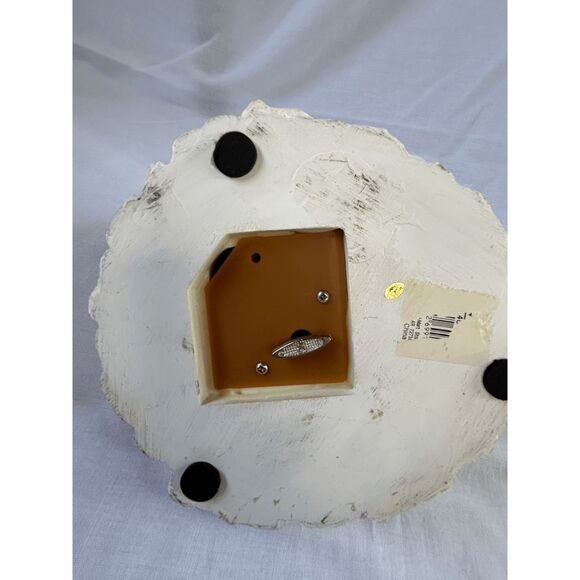 Santa and Animal Friends Sleigh Ride Music Box, "Rudolph the Red-Nosed Reindeer" - Picture 6 of 7